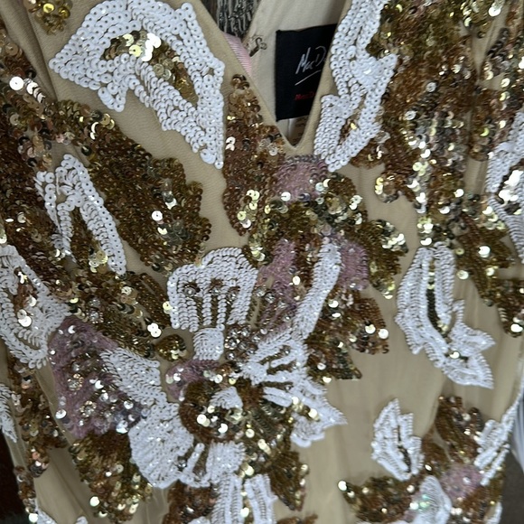 NWT $598 Mac Duggal size 12 v-Neck Sleeveless Floral Embellished  Sequin Gown - Picture 8 of 15